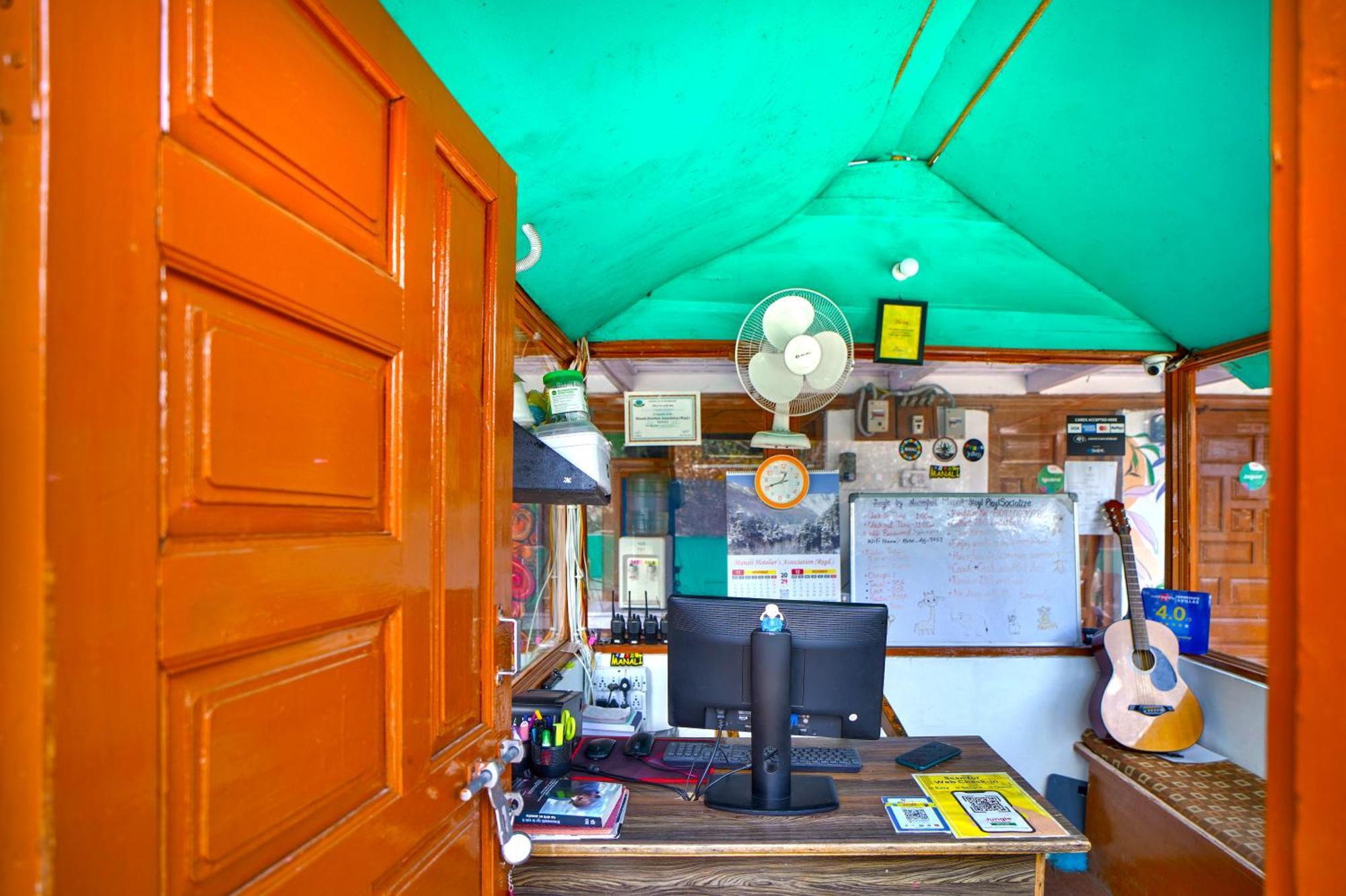 Jungle By Sturmfrei Manali Hostel Exterior photo